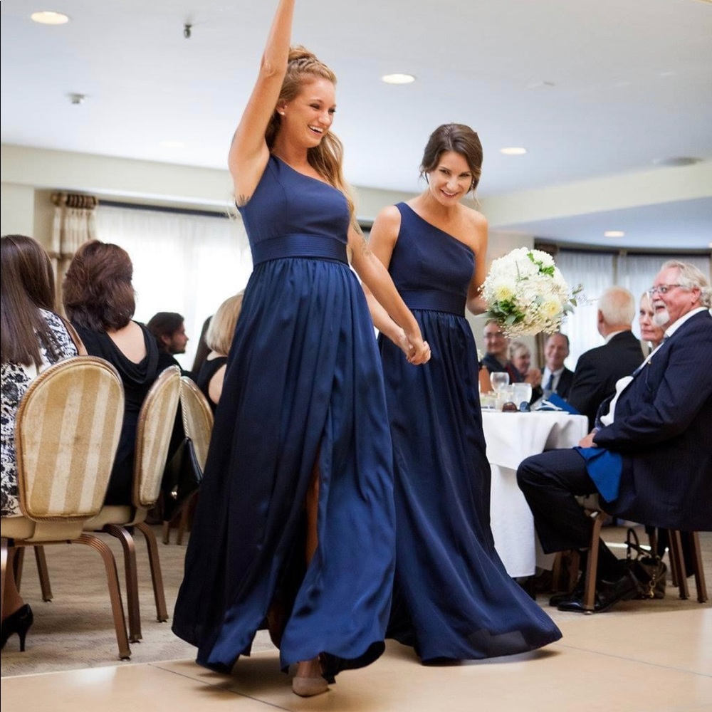 Size 0 White by Vera Wang Bridemaid dress in navy blue EUC